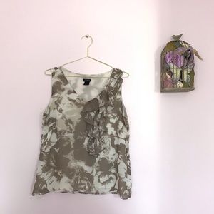 Ann Taylor sleeveless medium size